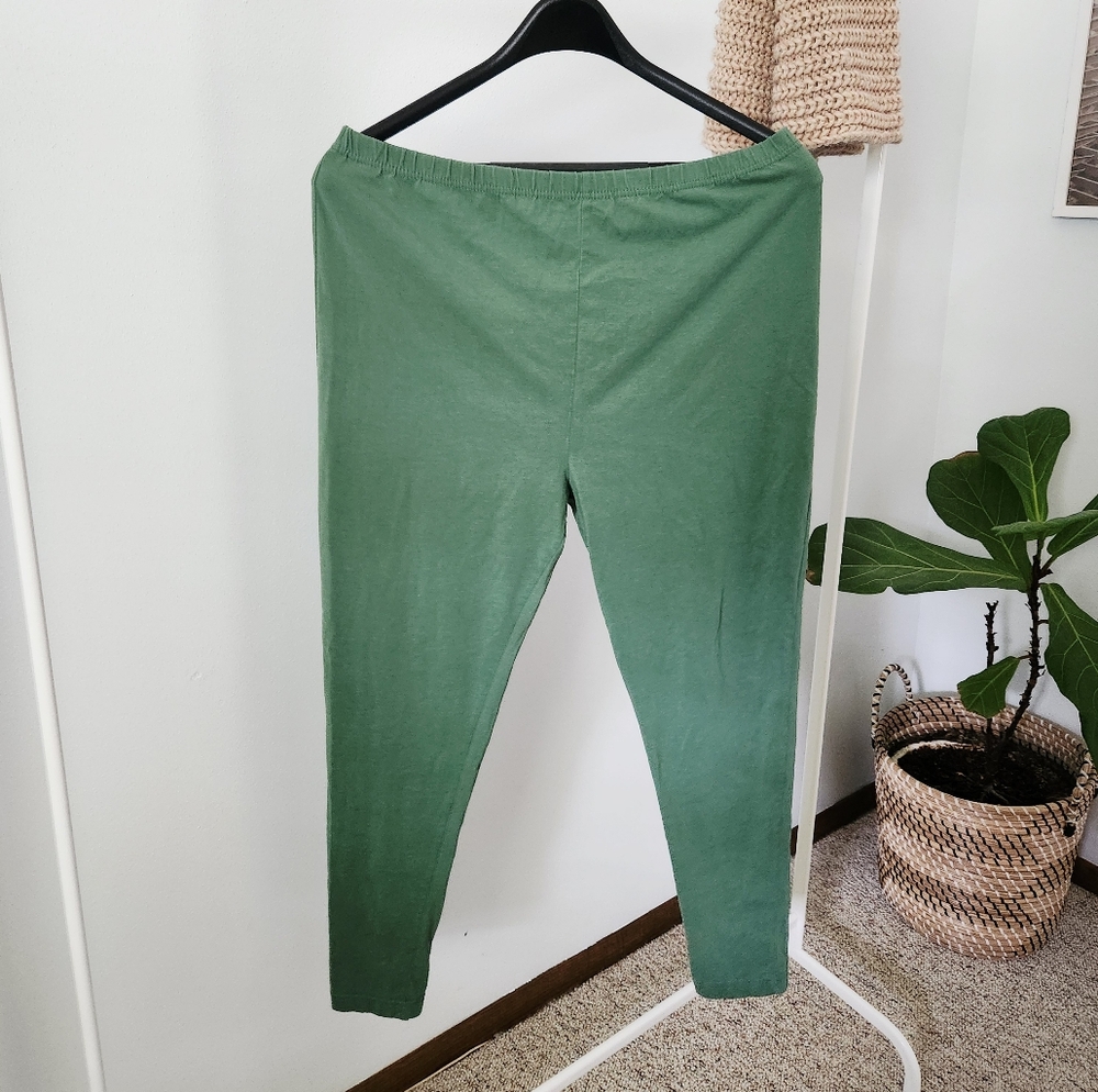 Trend Basics Plus Size Leggings - Comfortable & Versatile Green
